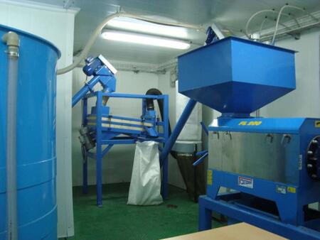 Установка по переработке семян масленичных культур средней мощности УПМС -1100
