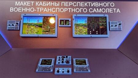 Компания «Котлин-Новатор» представила комплекс бортовой электроники для кабины пилотов Ил-112В