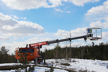 Гидроподъёмник Чайка-Socage Т328 с лебёдкой на базе снегоболотохода СГТ-31