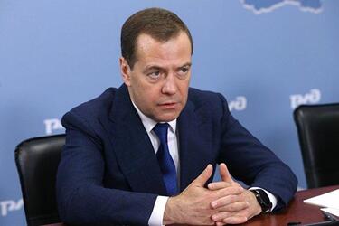 Медведев: Поставка российской техники обсуждалась на переговорах с властями Таиланда