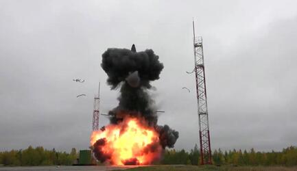 Российские войска испытали баллистическую ракету «Тополь»