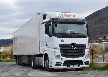 Mercedes-Benz Trucks Russia поставила для группы компаний Girteka 200 тягачей Actros