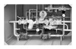 Пункт газорегуляторный шкафной с газовым обогревом ГСГО-НН (НС, НВ, СС, СВ, ВВ) с двумя линиями редуцирования и разными регуляторами на среднее и низкое выходное давление при параллельной установке регуляторов