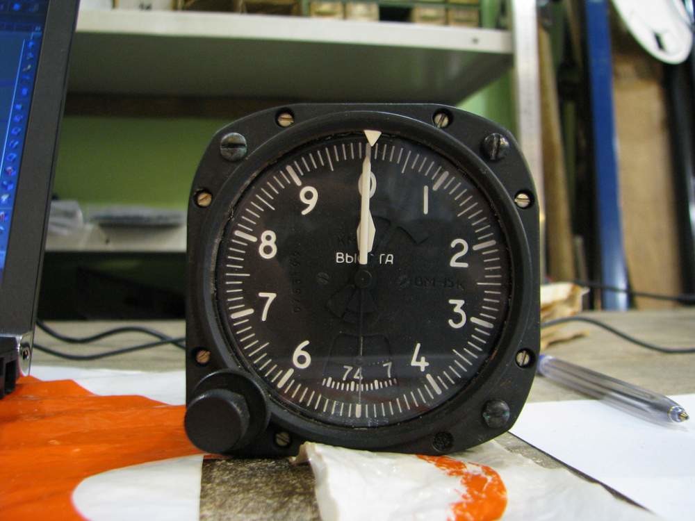 Высотомер механический ВМ-15К