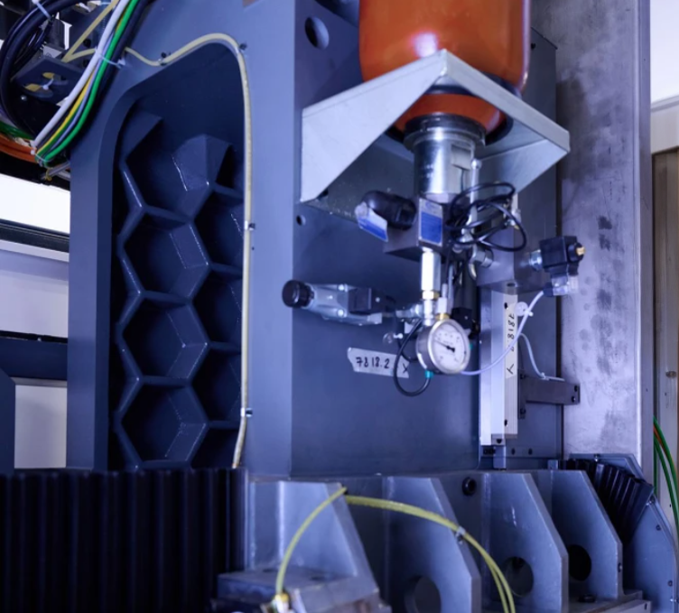 Высокоточная обработка авиадвигателей: московский завод представил инновационный комплекс