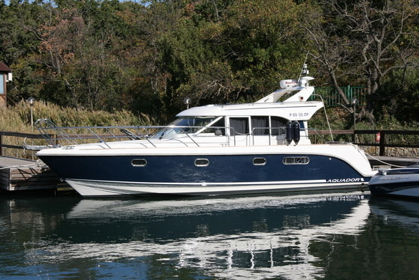 Яхта Aquador 32 C