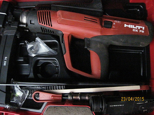 Многозарядный монтажный пистолет Hilti DX 76