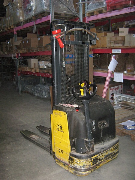 Поводковый электроштабелер ОМ CN 20, 24v,2т, Tx-44