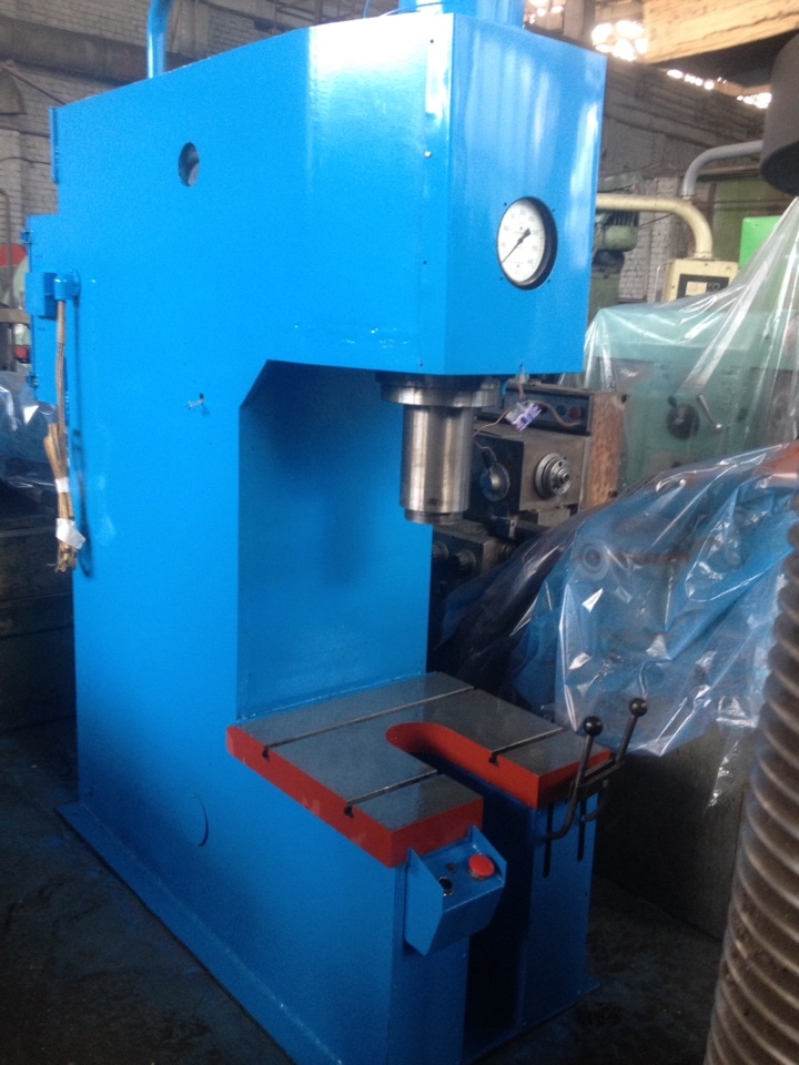 Пресс гидравлический одностоечный П6328 усилие 60т Пресс гидравлический одностоечный П6328 усилие 60т