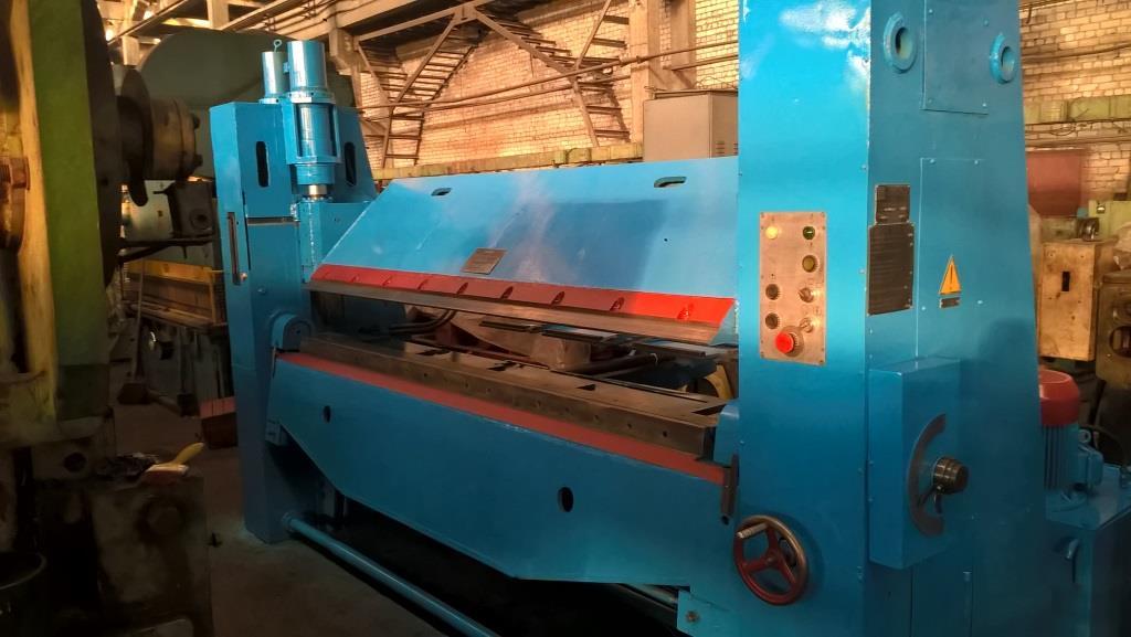 Листогибочная машина модели ИВ2144