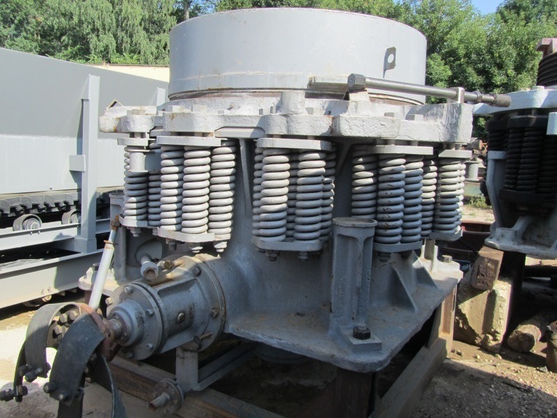 Конусная дробилка КМД-1200Т.