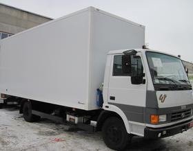 Грузовой автомобиль с изотермическим фургоном из сэндвич-панелей ТАТА 613