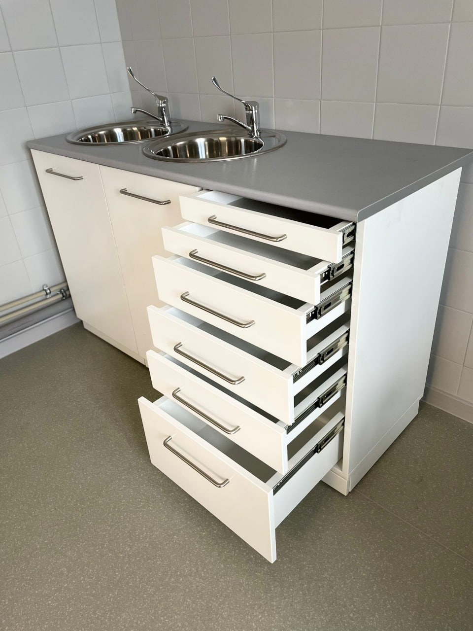 Медицинский комплект мебели Медицинский комплект мебели