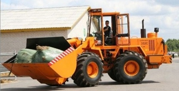 Фронтальный погрузчик "Амкодор-352С"