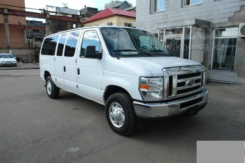 Микроавтобус Ford Econoline 350