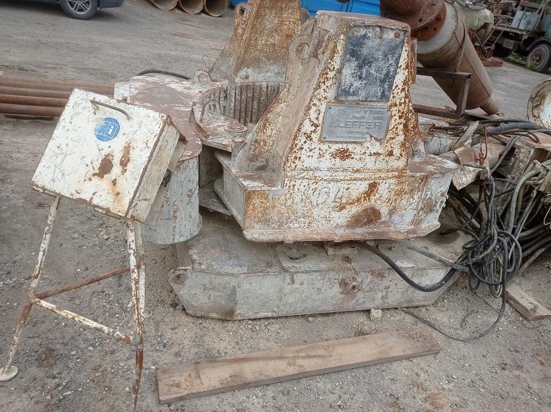 Обсадной стол LEFFER VRM 120