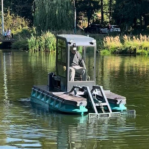 Техника для уборки и очистки водоемов "ВОДОГОР"