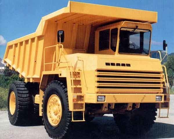 Карьерный самосвал БелАЗ-7548