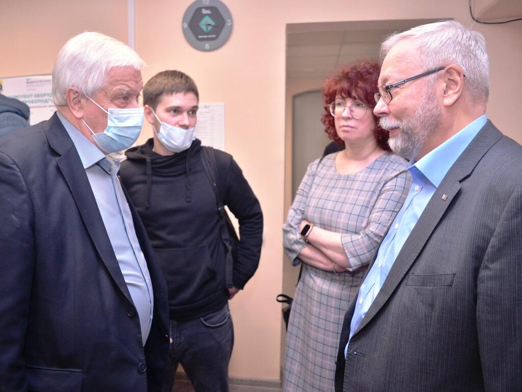 ДЕМОНСТРАЦИОННЫЙ ДЕНЬ В ЛАБОРАТОРИИ «ВИБРОТЕХНИК» В УГГУ ДЕМОНСТРАЦИОННЫЙ ДЕНЬ В ЛАБОРАТОРИИ «ВИБРОТЕХНИК» В УГГУ