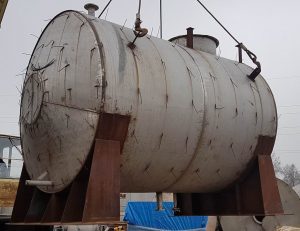 Емкости нержавеющие, объем -12 куб.м., горизонтальные