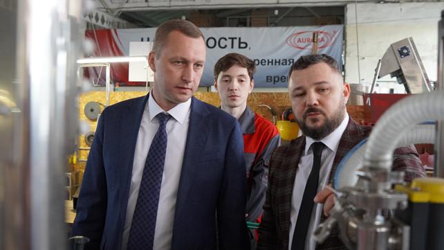 Врио губернатора Саратовской области Роман Бусаргин посетил производственную компанию «АВРОРА» Врио губернатора Саратовской области Роман Бусаргин посетил производственную компанию «АВРОРА»