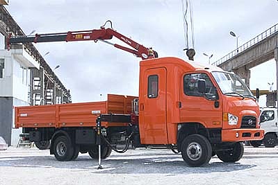 Hyundai HD78 (4x4) с двухрядной 7-местной кабиной и КМУ Amco Veba 808N 2S
