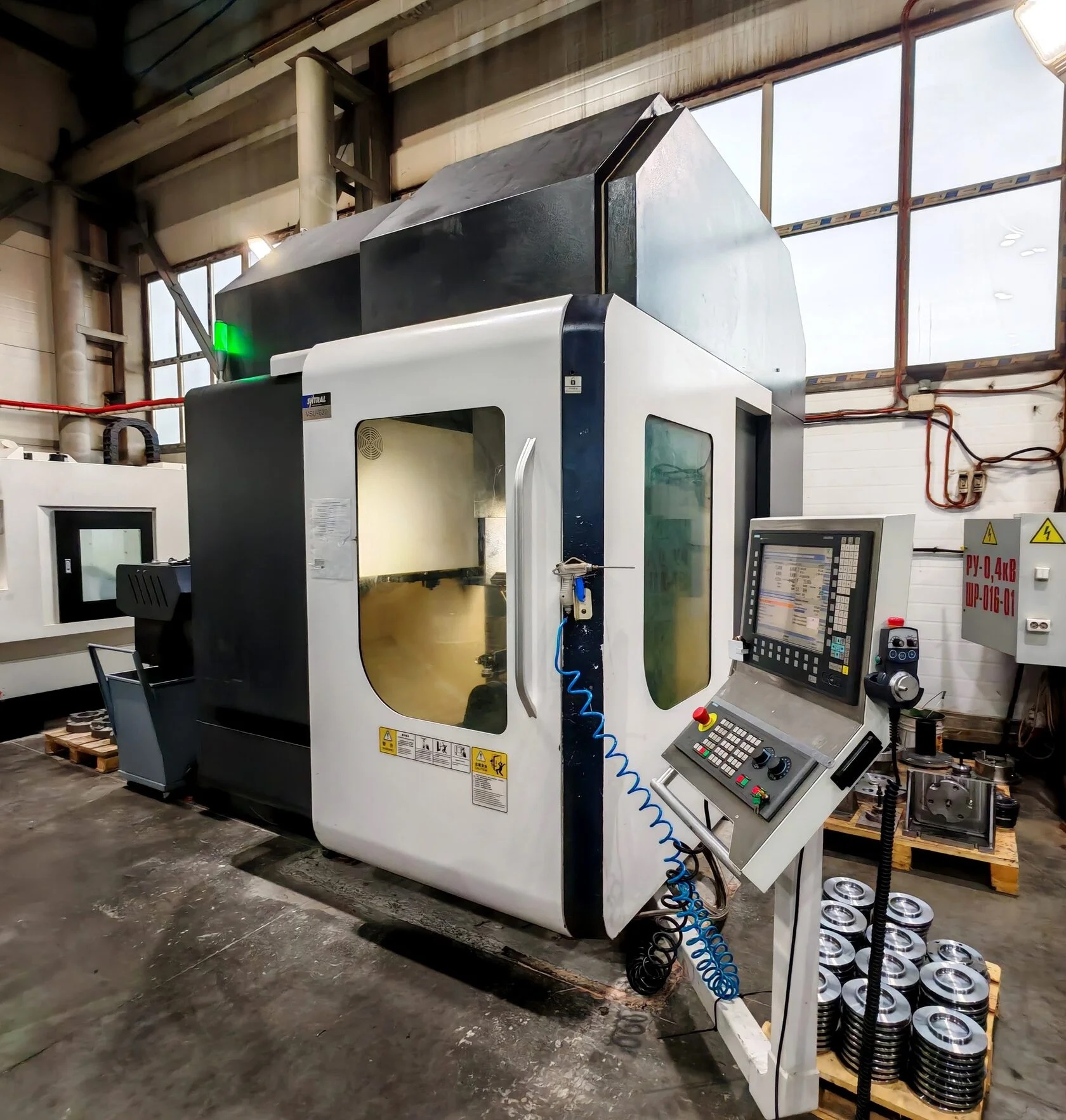 Пятиосевой фрезерный станок SHTRAL серии VSU-630 б/у с 2023 г.