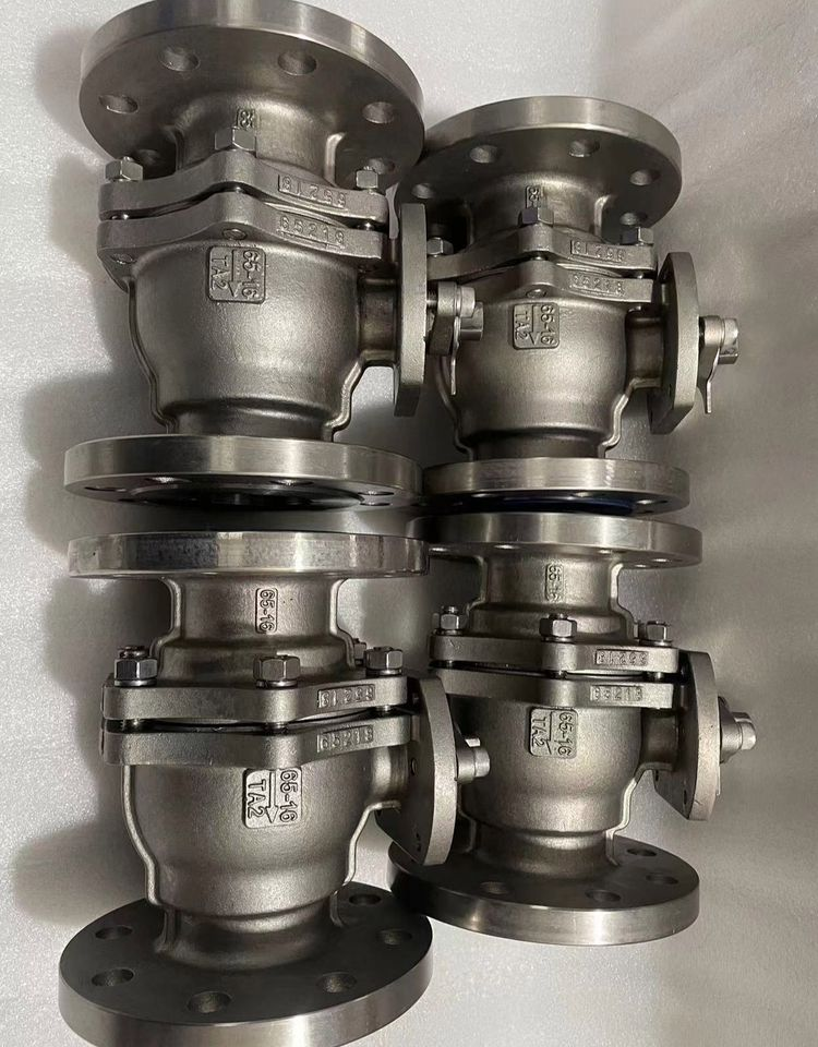 Кран шаровой двухсоставной титановый фланцевый 11тн41п