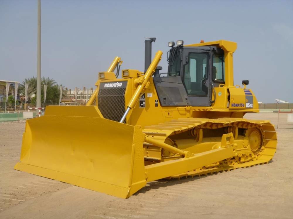Гусеничный бульдозер KOMATSU D85PX-15EO
