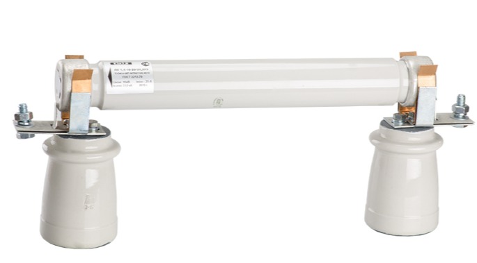 В наличии токоограничивающие предохранители серии ПКТ 