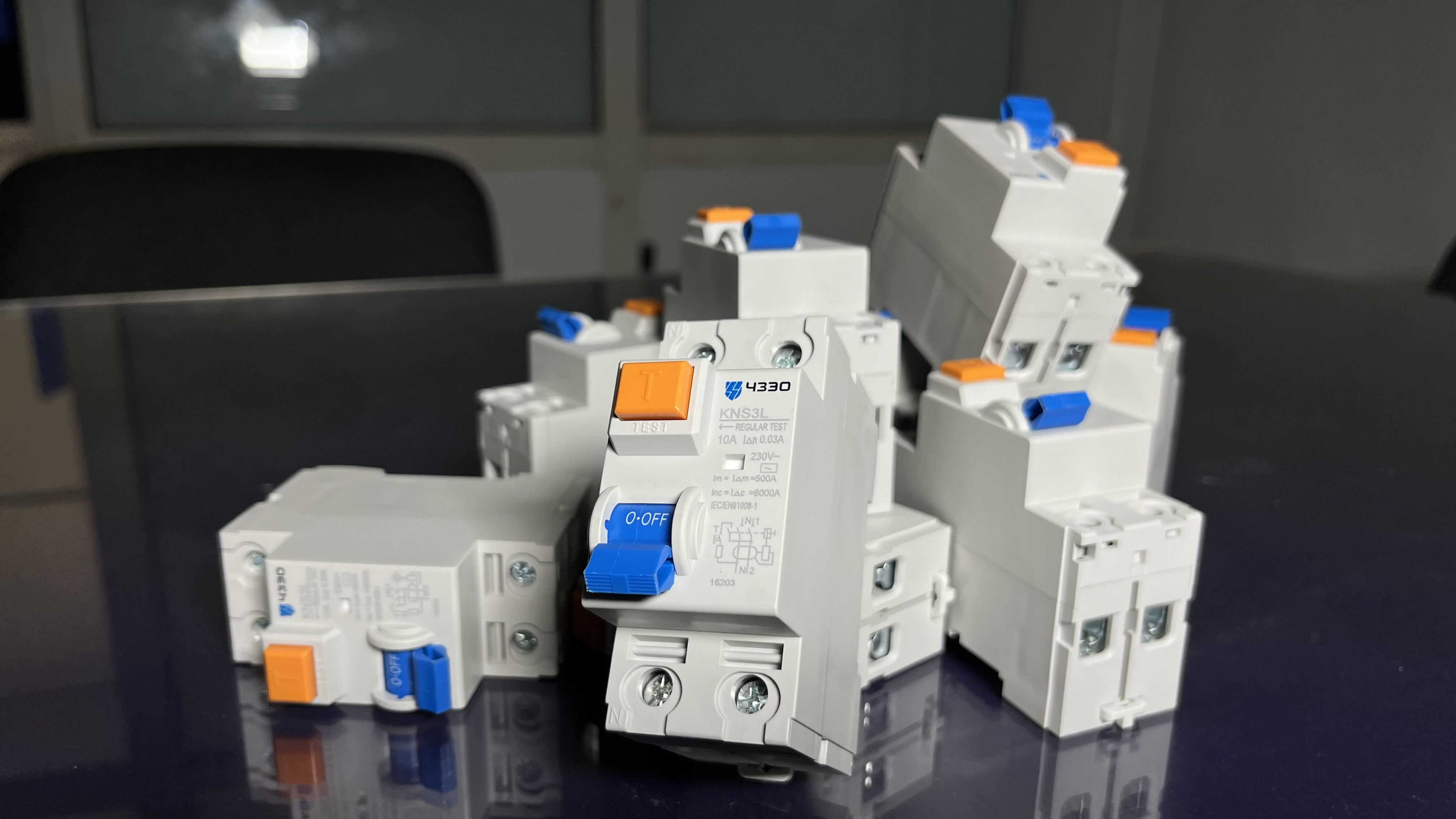 Модульные автоматы ЧЗЭО: отечественная защита для современных электросетей 