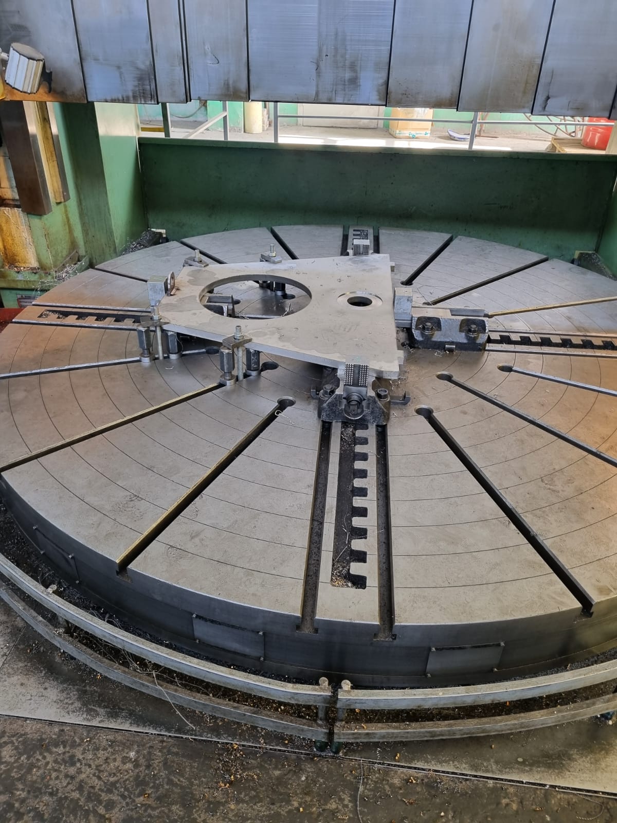 Комплектующие и нестандартные детали по чертежам заказчика