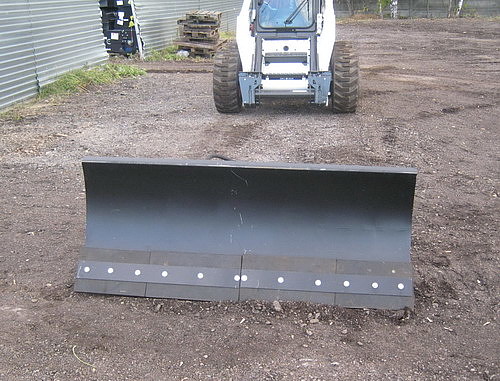 Отвал поворотный на ЛЮБУЮ технику. Отвал поворотный на ЛЮБУЮ технику.