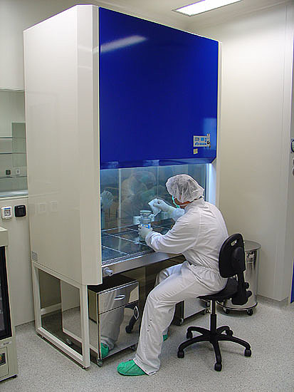 Защитные шкафы и боксы Защитные шкафы и боксы