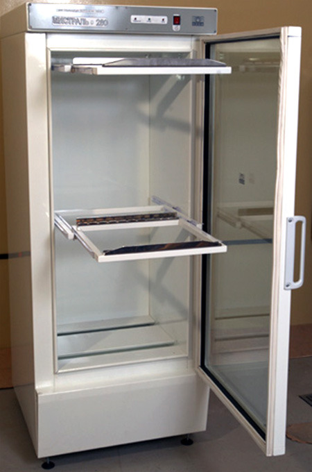 Шкаф для сушки рентгеновских пленок Мистраль-280 Шкаф для сушки рентгеновских пленок Мистраль-280