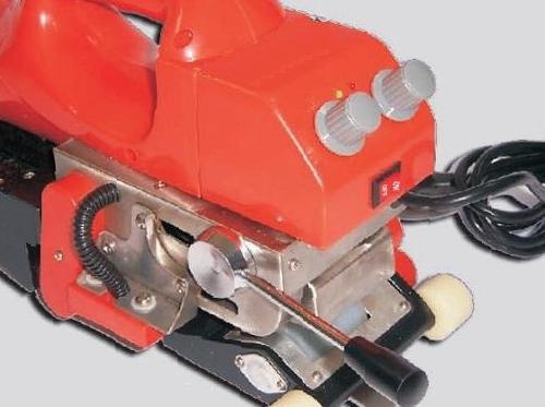 Аппарат сварки геомембран горячим клином MELTPLAST 800 (0,4 -1,5 мм) Аппарат сварки геомембран горячим клином MELTPLAST 800 (0,4 -1,5 мм)