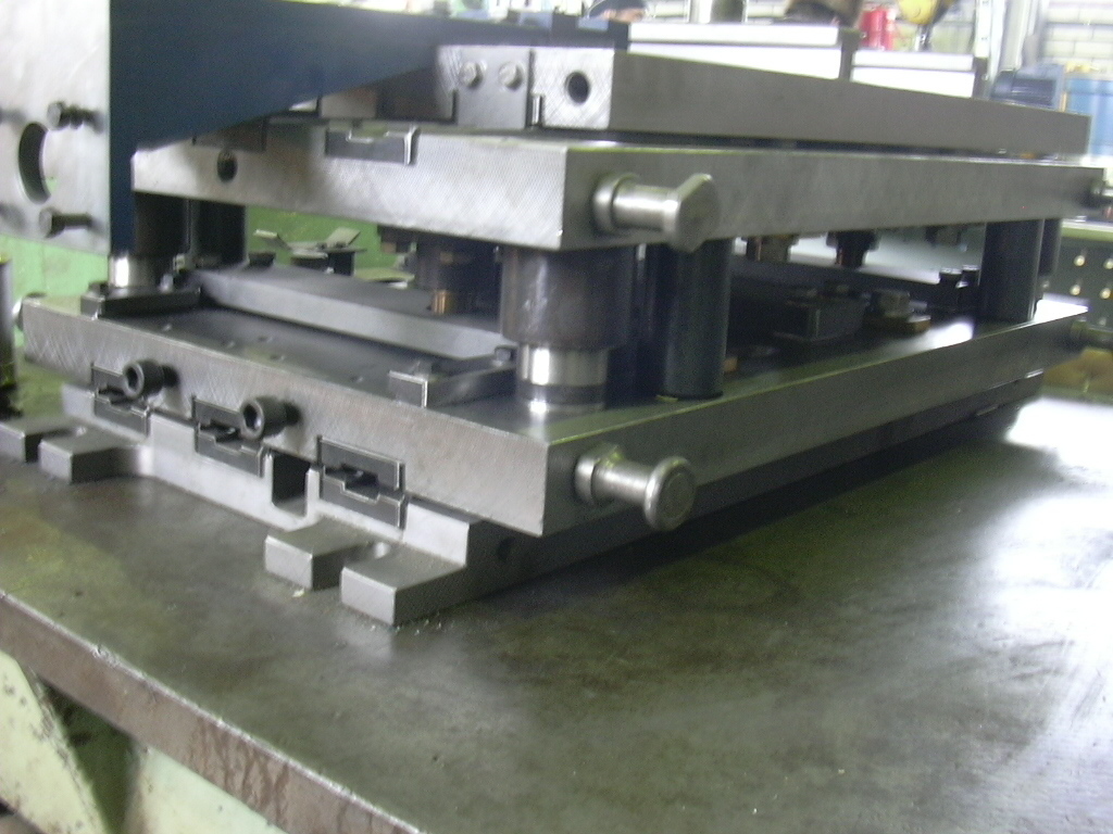 Штампы для профилегибочного оборудования Штампы для профилегибочного оборудования