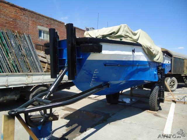 Буксирно-моторный катер БМК-130 М-1 Буксирно-моторный катер БМК-130 М-1